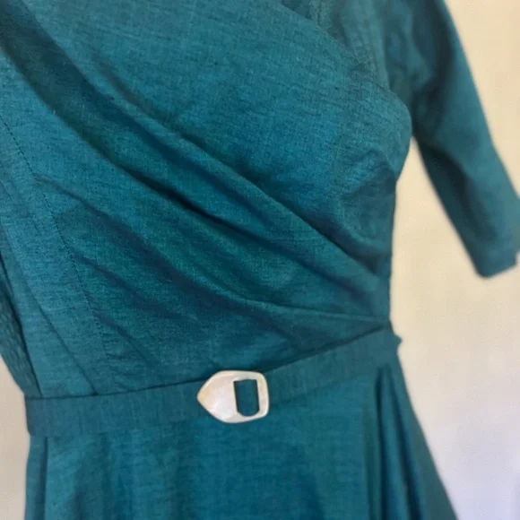 Gorgeous semi formal raw silk dress - Picture 10 of 16